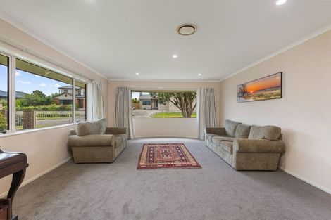 Photo of property in 158 Ruapehu Drive, Fitzherbert, Palmerston North, 4410