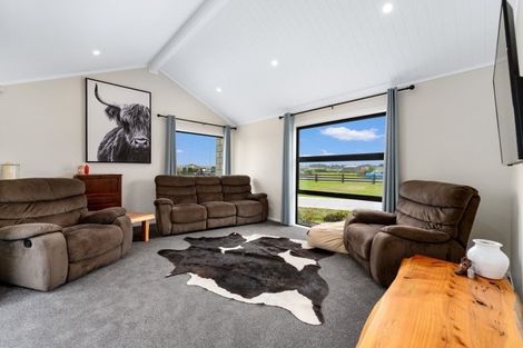 Photo of property in 19 Carex Grove, Foxton Beach, Foxton, 4815