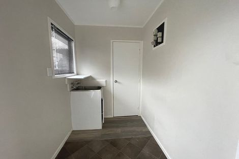 Photo of property in 2/25 Melleray Place, Randwick Park, Auckland, 2105