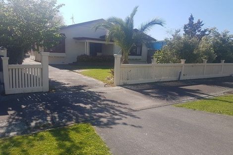 Photo of property in 15 Marne Street, Hokowhitu, Palmerston North, 4410