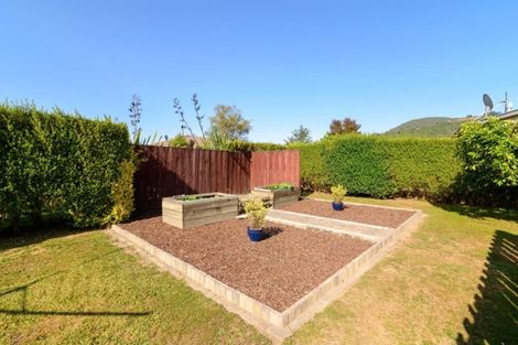 Photo of property in 25 Matthew Place, Kawaha Point, Rotorua, 3010