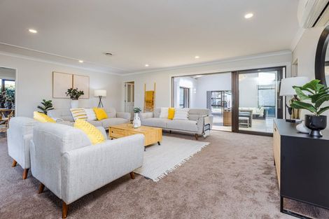 Photo of property in 7 Zenith Place, Conifer Grove, Takanini, 2112