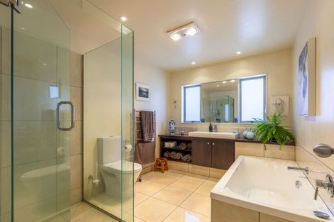 Photo of property in 15a Maharakeke Road, Waipukurau, 4281