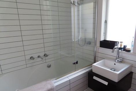 Photo of property in 16 Grosvenor Terrace, Thorndon, Wellington, 6011