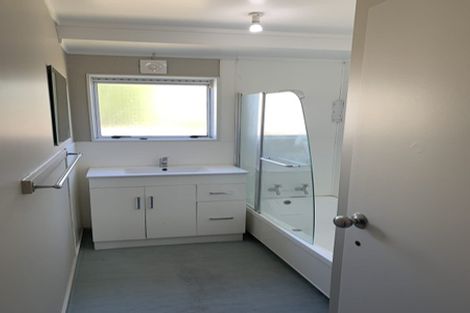 Photo of property in 49 Dungarvon Place, Clendon Park, Auckland, 2103