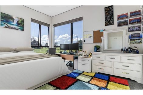 Photo of property in 2 Te Aparangi Road, Papakura, 2110