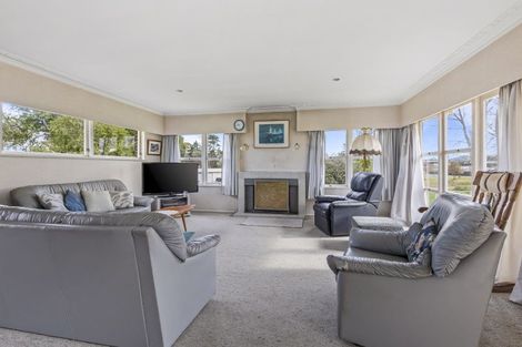 Photo of property in 7 Main Road, Kumeu, 0810