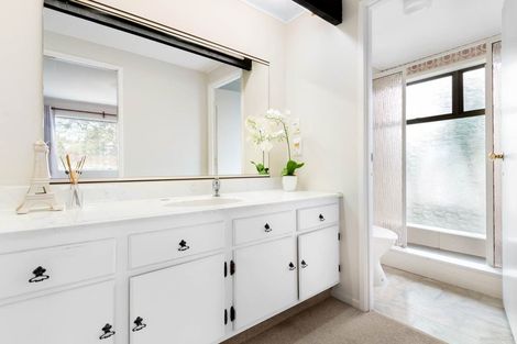 Photo of property in 10 Regia Close, Half Moon Bay, Auckland, 2012