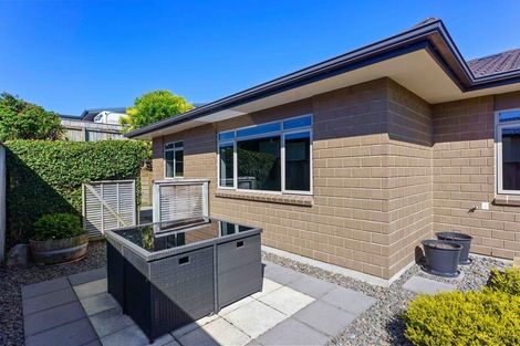 Photo of property in 12 Simpson Crescent, Raumati Beach, Paraparaumu, 5032