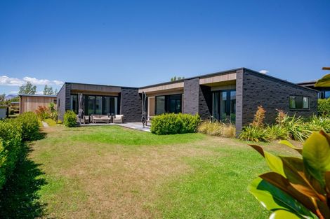 Photo of property in 28 Stackbrae Avenue, Wanaka, 9305