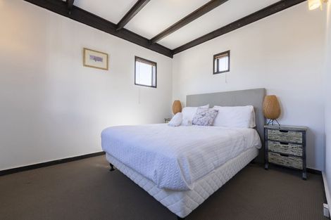 Photo of property in 25 Prince Regent Drive, Half Moon Bay, Auckland, 2012