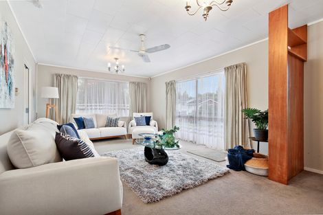 Photo of property in 17 Woodvale Road, Glen Eden, Auckland, 0602