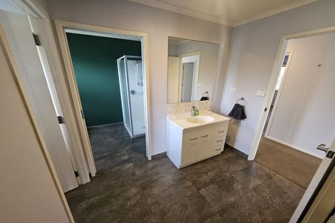 Photo of property in 16 Horokaka Place, Papamoa Beach, Papamoa, 3118