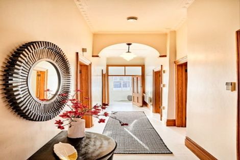 Photo of property in 23 Shannon Street, Mount Victoria, Wellington, 6011