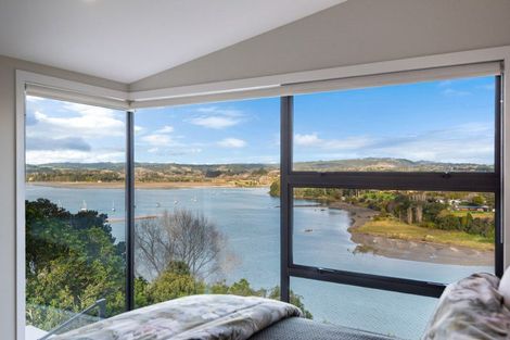 Photo of property in 25a Pohutukawa Avenue, Shelly Park, Auckland, 2014