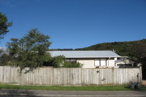 Photo of property in 25 Hookway Grove, Paraparaumu, 5032