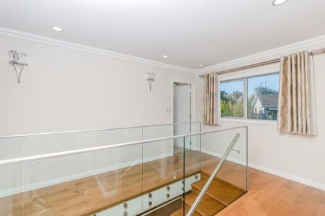 Photo of property in 436 East Coast Road, Windsor Park, Auckland, 0630