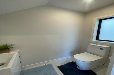 Photo of property in 2 Seaside Place, Pakuranga, Auckland, 2010