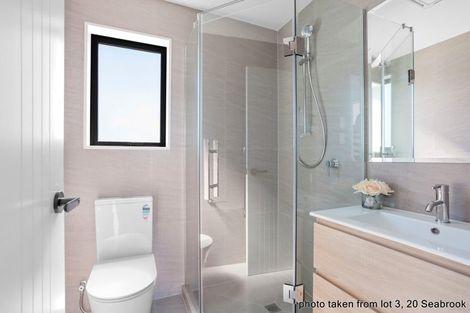 Photo of property in 4/20 Seabrook Avenue, New Lynn, Auckland, 0600