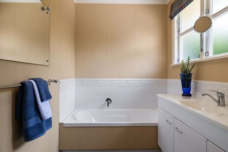 Photo of property in 23 Saint Albans Avenue, Hokowhitu, Palmerston North, 4410