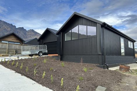 Photo of property in 45 Shepherd Road, Jacks Point, Queenstown, 9371