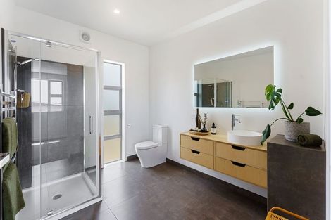 Photo of property in 4 Mirek Street, Waikanae, 5036