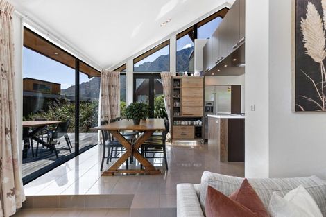 Photo of property in 16 Ellesmere Avenue, Jacks Point, Queenstown, 9371