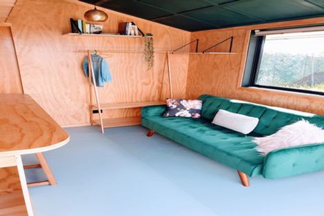 Photo of property in 61 Wade River Road, Stanmore Bay, Whangaparaoa, 0932