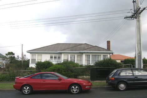 Photo of property in 5 Colonial Road, Chatswood, Auckland, 0626