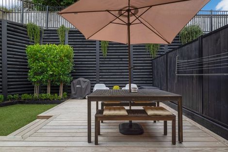 Photo of property in 10 Nga Tutu Place, Belmont, Auckland, 0622