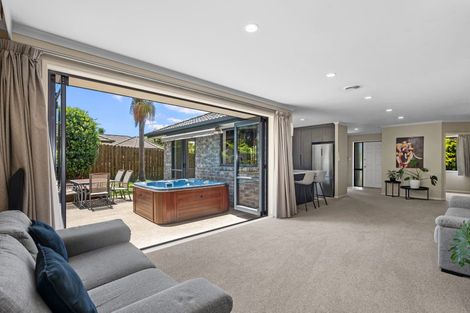 Photo of property in 56 Cabeleigh Drive, Helensville, 0800