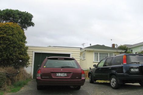 Photo of property in 15 Woodstock Terrace, Tawa, Wellington, 5028