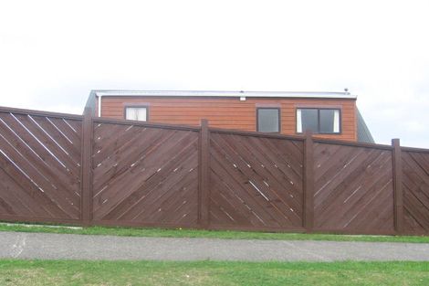 Photo of property in 27 Oakleigh Street, Maungaraki, Lower Hutt, 5010