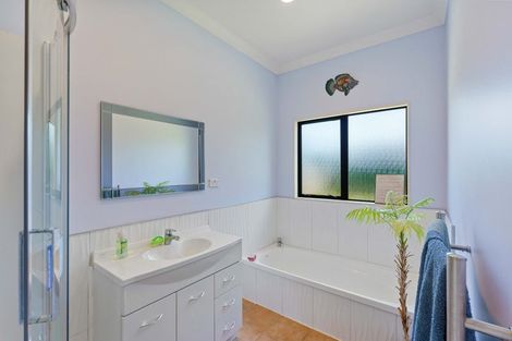 Photo of property in 121 Gear Road, Te Horo, Otaki, 5582