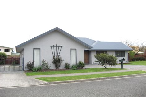 Photo of property in 5 Hoult Crescent, Monaco, Nelson, 7011