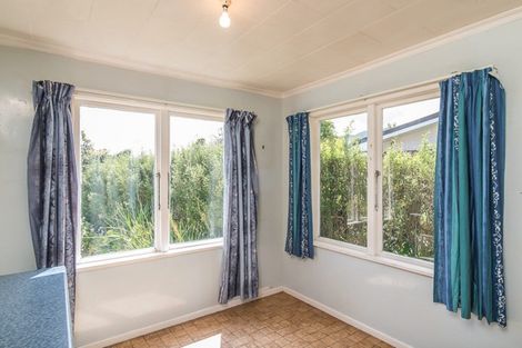 Photo of property in 8 Tawa Street, Waikanae, 5036