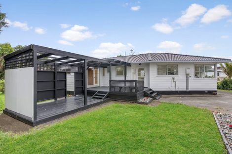 Photo of property in 17 Nan Place, Pakuranga Heights, Auckland, 2010