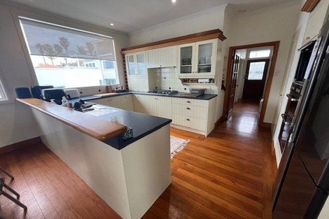 Photo of property in 48 The Esplanade, Eastern Beach, Auckland, 2012