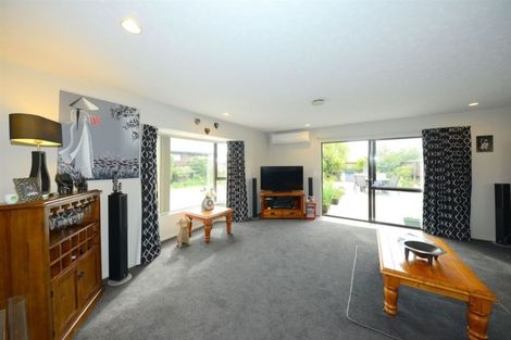 Photo of property in 20 Arden Place, Parklands, Christchurch, 8083