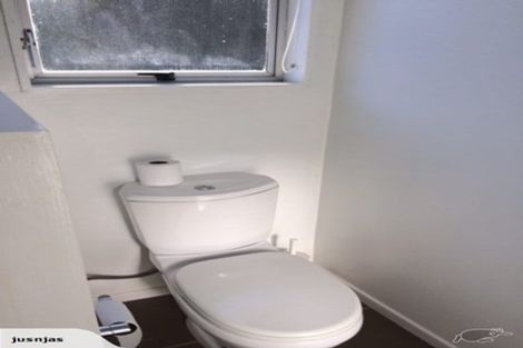 Photo of property in 4/49 Maungaraki Road, Korokoro, Lower Hutt, 5012