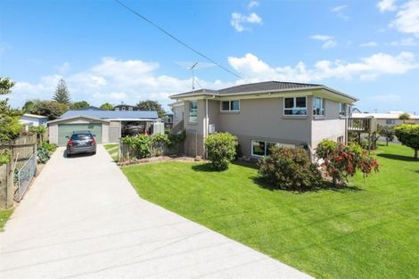 Photo of property in 39 West Crescent, Te Puru, Thames, 3575