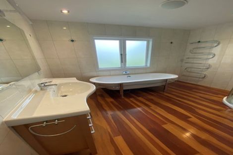 Photo of property in 26 West Lynn Road, Titirangi, Auckland, 0604