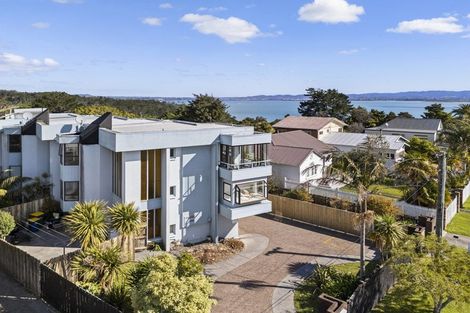 Photo of property in 1/64 Island Bay Road, Beach Haven, Auckland, 0626