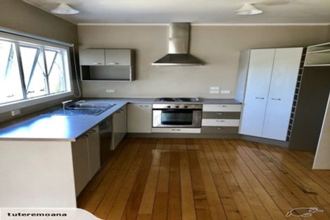 Photo of property in 72 Kent Street, Carterton, 5713