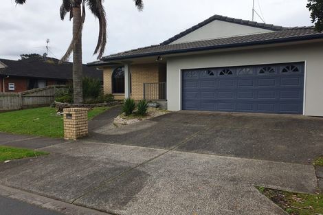 Photo of property in 3 Northcross Drive, Oteha, Auckland, 0632