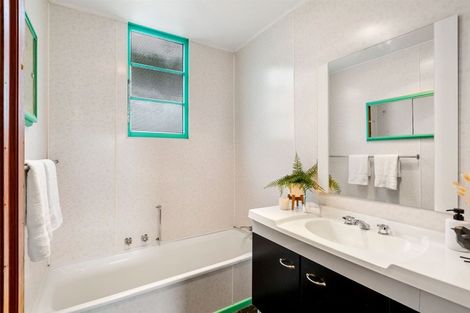 Photo of property in 22 Northgate, Strandon, New Plymouth, 4312