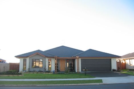 Photo of property in 33 Turnberry Drive, Wattle Downs, Auckland, 2103