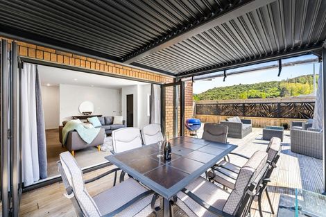 Photo of property in 19 Sunstone Crescent, Brown Owl, Upper Hutt, 5018