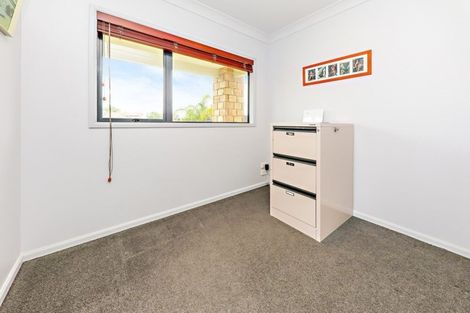Photo of property in 12 Beirut Court, The Gardens, Auckland, 2105