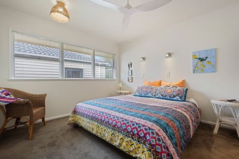 Photo of property in 37 Clovelly Road, Bucklands Beach, Auckland, 2012